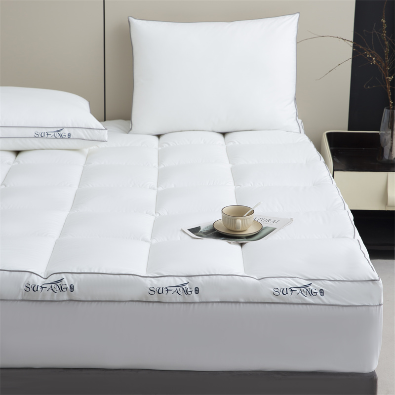 Lógó Priontála Saincheaptha Líonadh Microfiber Fabraic Downproof 40s Le Topper Topper Tochta Lógó Priontála Saincheaptha Líonadh Microfiber Fabraic Downproof 40s Le Topper Topper Tochta