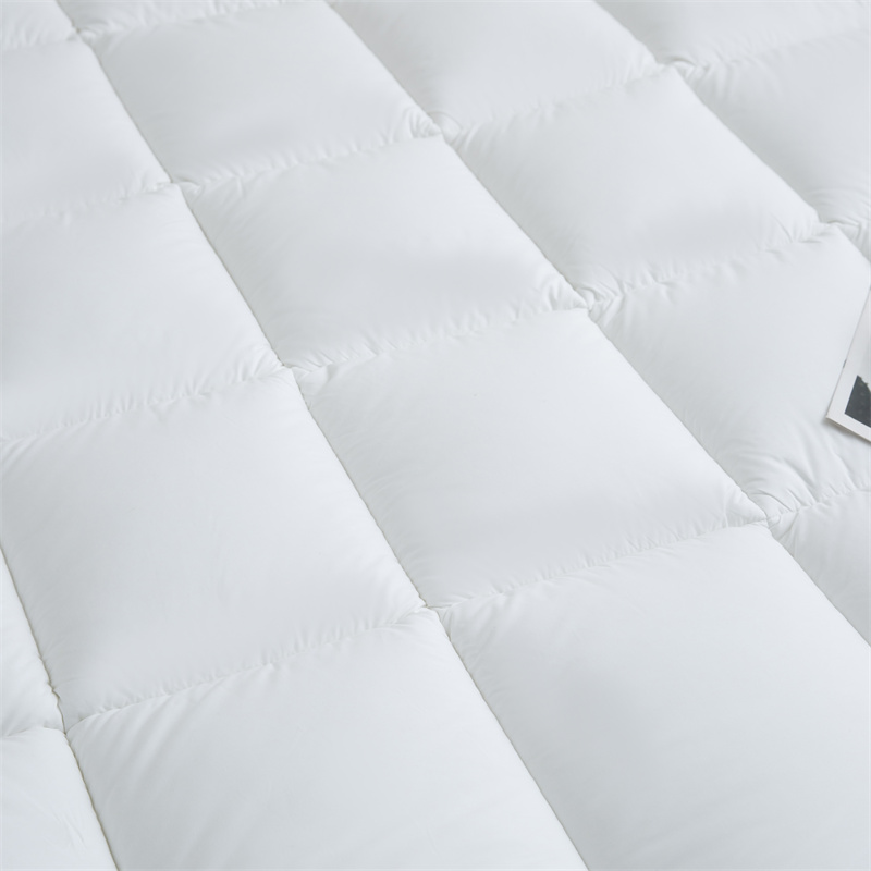 Lógó Priontála Saincheaptha Líonadh Microfiber Fabraic Downproof 40s Le Topper Topper Tochta Lógó Priontála Saincheaptha Líonadh Microfiber Fabraic Downproof 40s Le Topper Topper Tochta