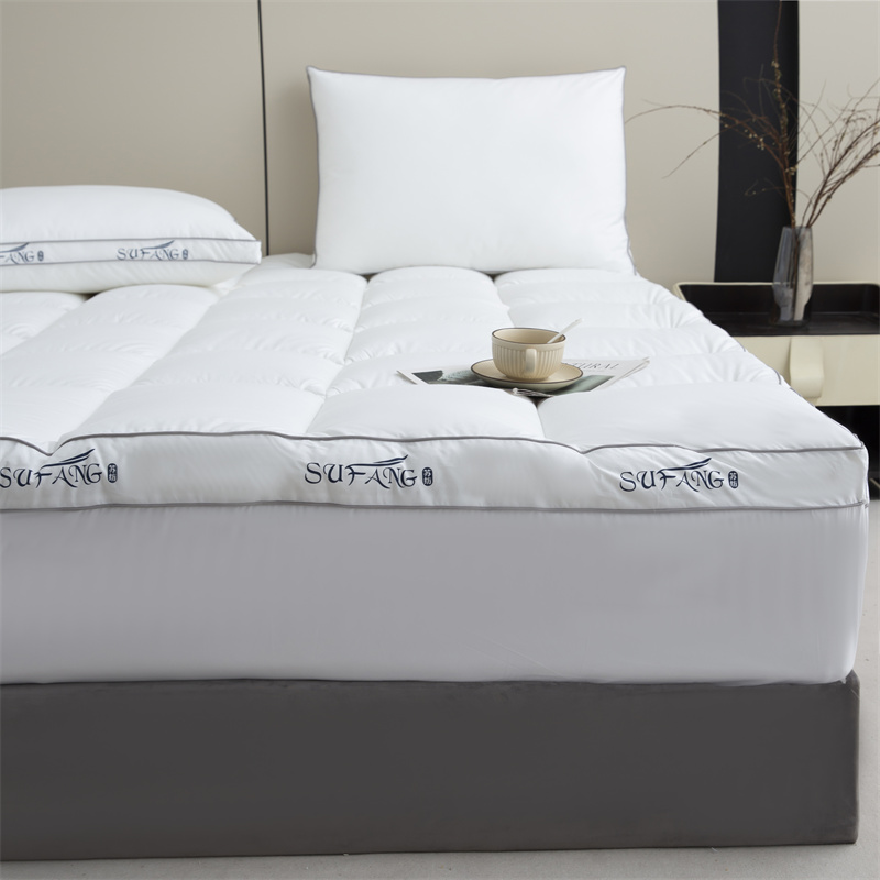 Lógó Priontála Saincheaptha Líonadh Microfiber Fabraic Downproof 40s Le Topper Topper Tochta Lógó Priontála Saincheaptha Líonadh Microfiber Fabraic Downproof 40s Le Topper Topper Tochta