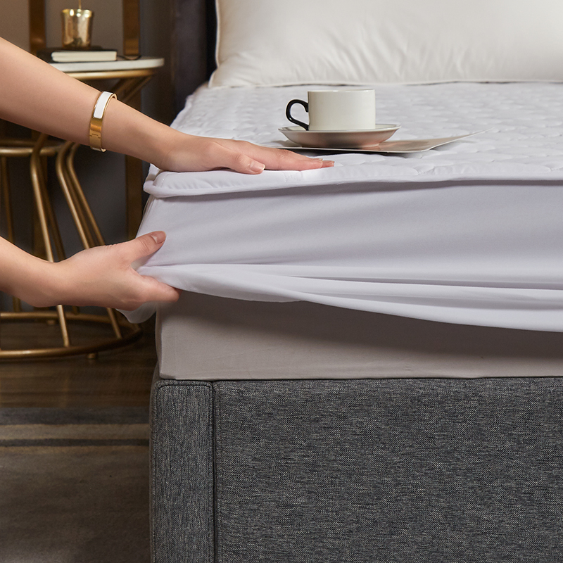 Clúdach tochta Óstán Cosantóir Tochta Quilted Clúdach tochta Óstán Cosantóir Tochta Quilted